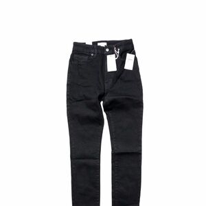 Good American Skinny Jeans always fits good legs 6-12 size